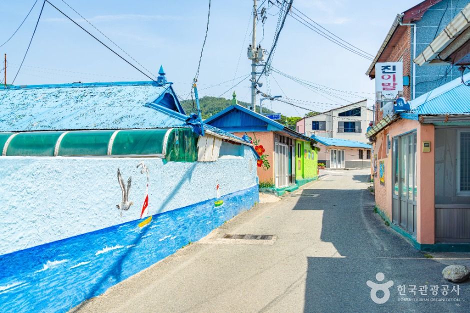 후포리 벽화마을 골목